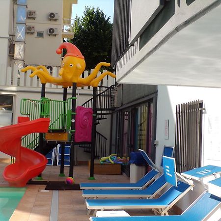 Hotel 2000 Ρίμινι Εξωτερικό φωτογραφία