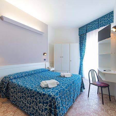 Hotel 2000 Ρίμινι Δωμάτιο φωτογραφία