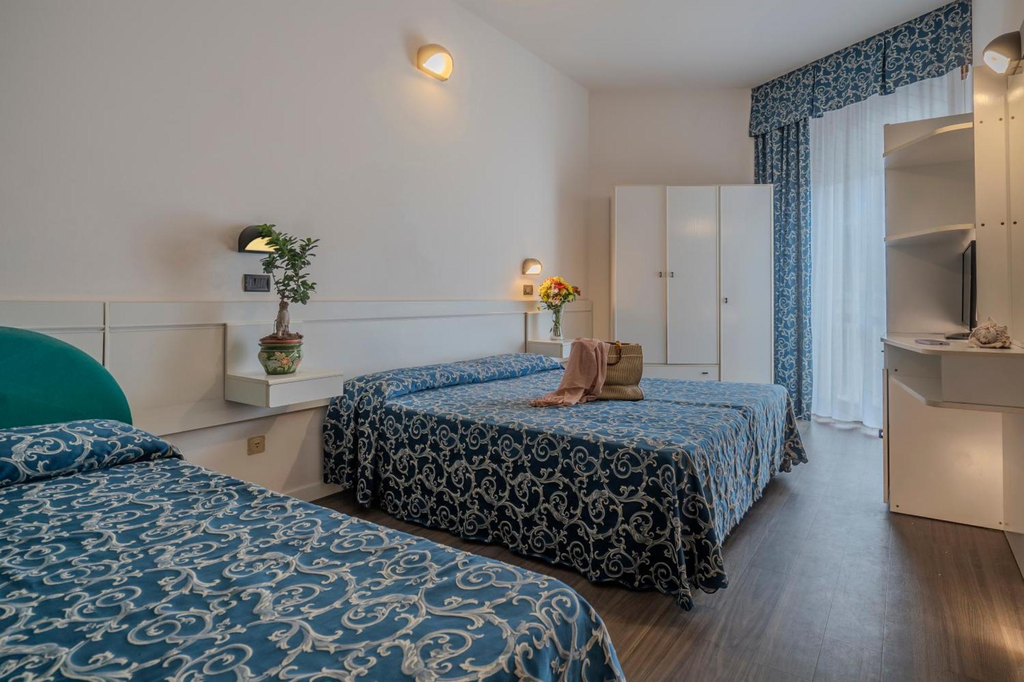 Hotel 2000 Ρίμινι Εξωτερικό φωτογραφία