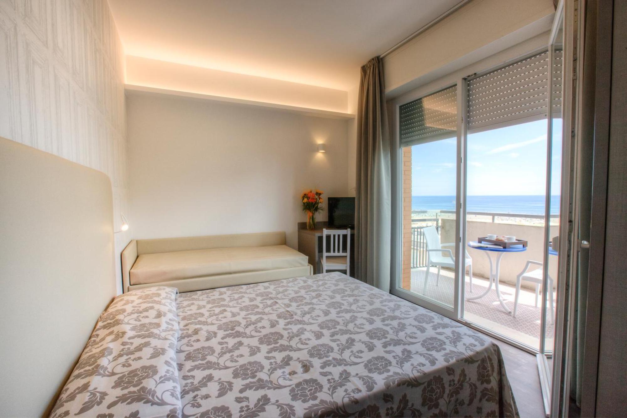 Hotel 2000 Ρίμινι Εξωτερικό φωτογραφία
