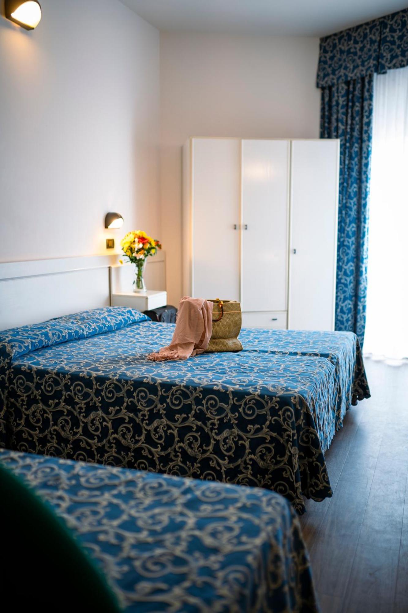 Hotel 2000 Ρίμινι Εξωτερικό φωτογραφία