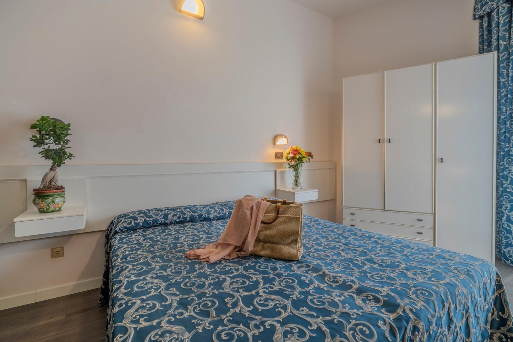 Hotel 2000 Ρίμινι Εξωτερικό φωτογραφία