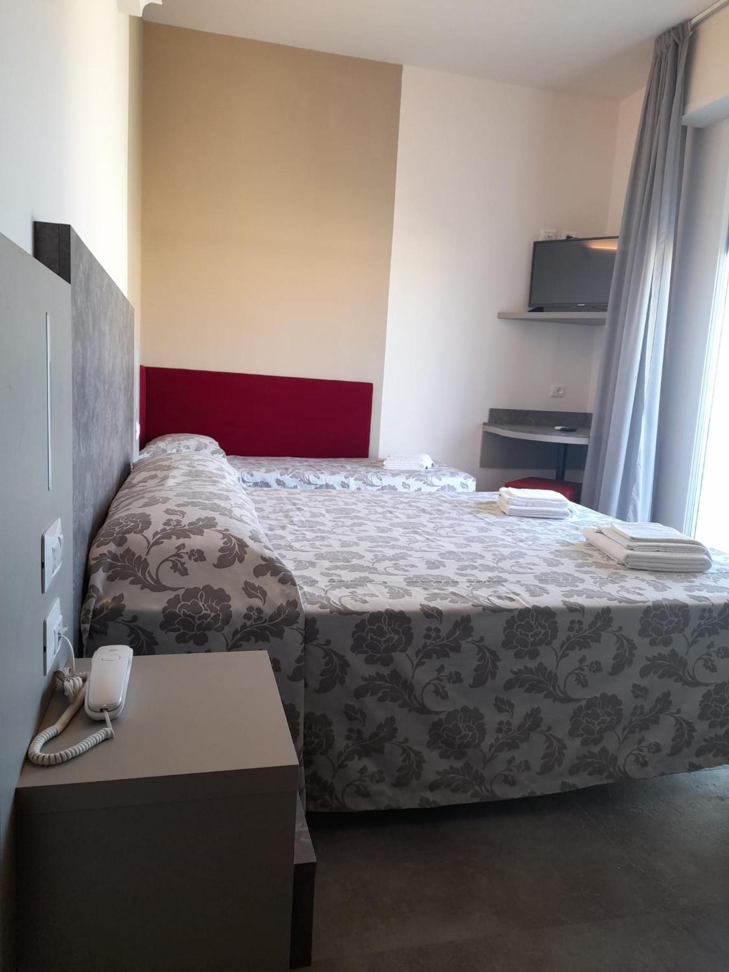 Hotel 2000 Ρίμινι Εξωτερικό φωτογραφία