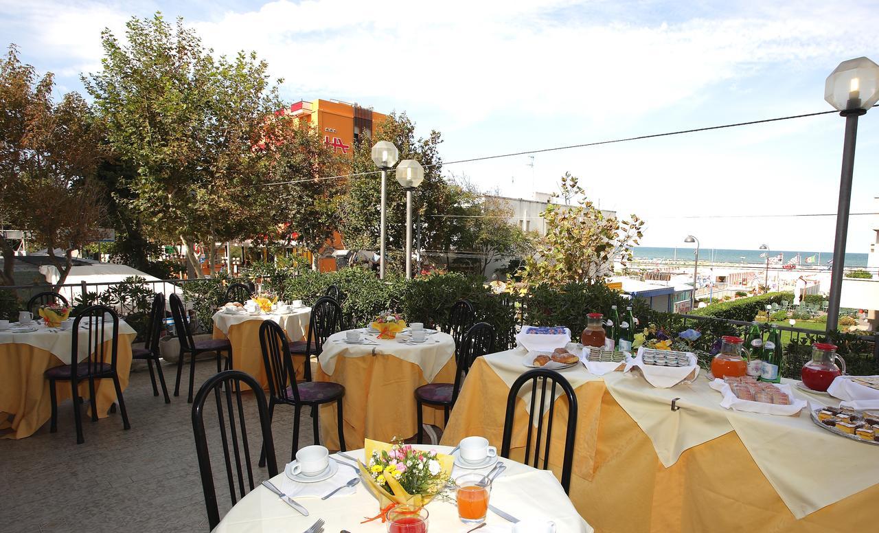 Hotel 2000 Ρίμινι Εξωτερικό φωτογραφία