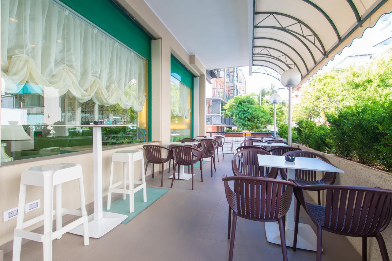 Hotel 2000 Ρίμινι Εξωτερικό φωτογραφία
